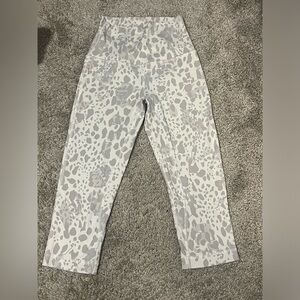 Lululemon align, high-rise cropped leggings 17 inch